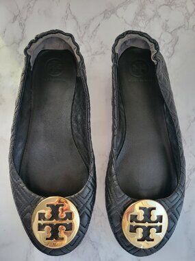 Tory Burch 8M Minnie Travel Ballet Flats Black Quilted Leather Gold Logo Chic